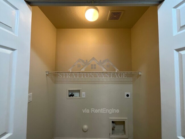 Building Photo - 11580 W Duran Ave