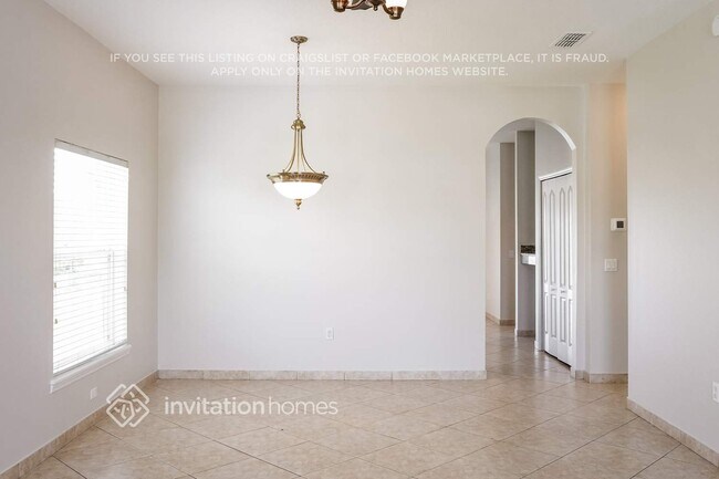 Building Photo - 672 Hacienda Cir
