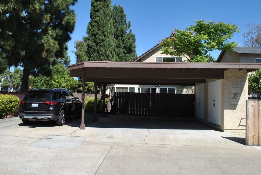 Building Photo - 10626 Escobar Dr