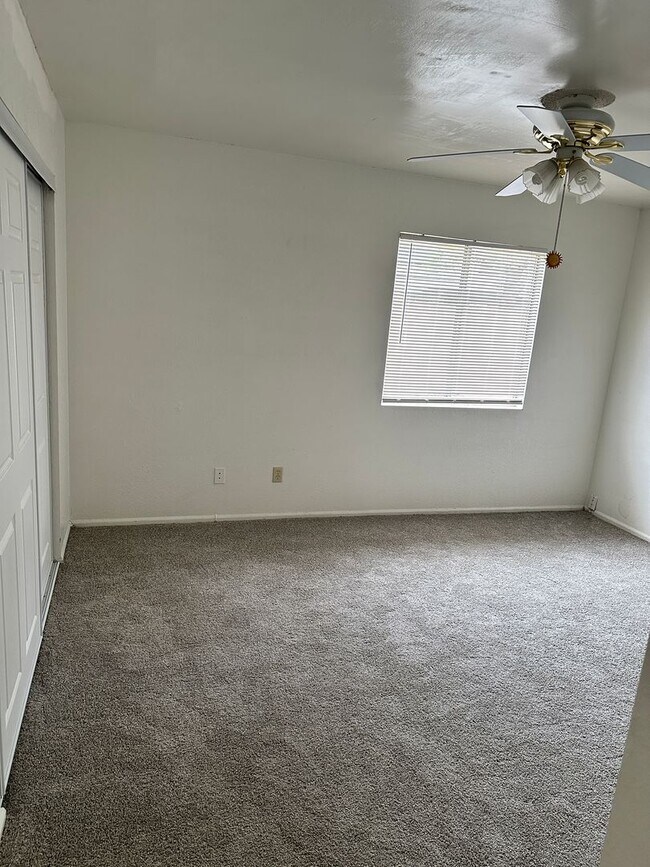 Building Photo - Unique 3 bedroom / 3 bathroom with Private Pool