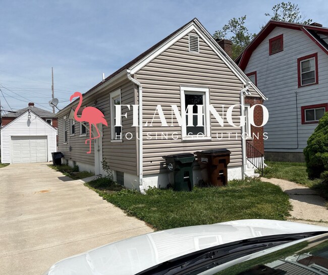 Building Photo - Charming 2-Bedroom Home with Central Air & Washer/Dryer Hookups