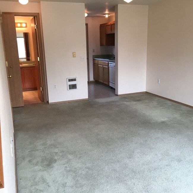 Building Photo - Pet-Friendly 2 Bedroom, 2 Bath Apartment in Newberg