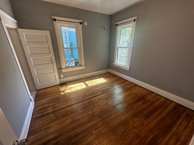 Building Photo - 420 S 22nd St