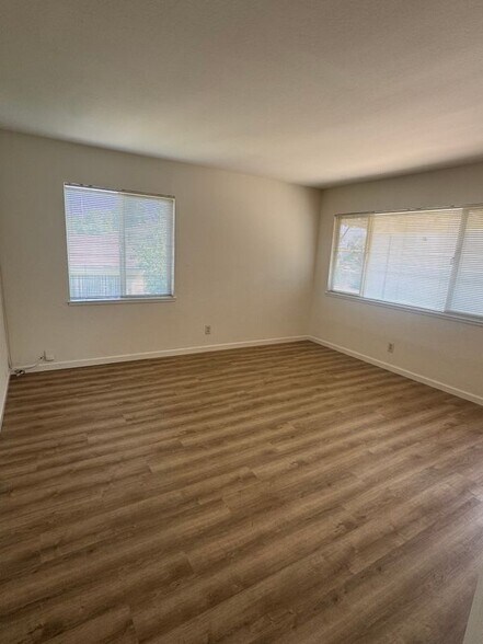 Building Photo - 205 Smalley Ave