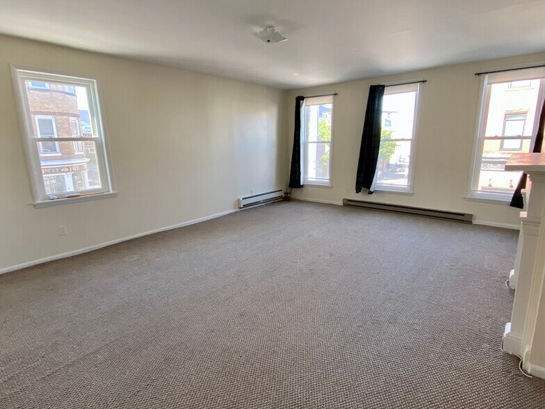 Living Room - 1137 Light St