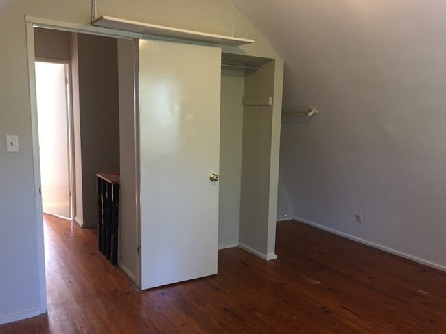 Building Photo - Unique & Affordable 2 Bedroom on Eastside ...