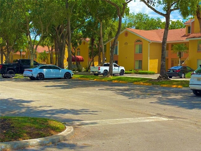 Building Photo - 1040 Coral Club Dr