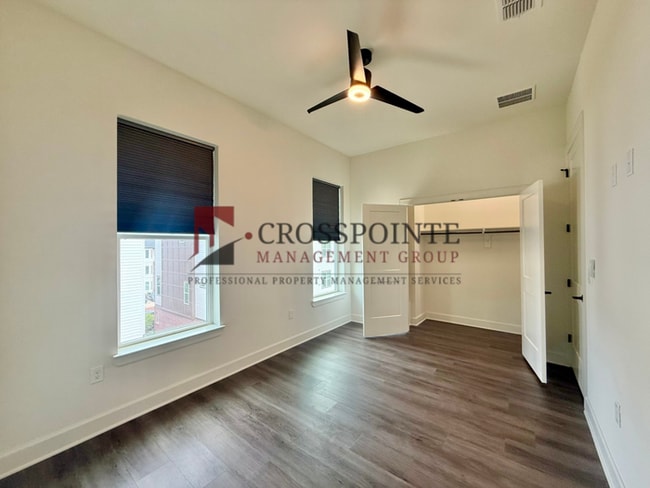 Building Photo - Tour Today! Stunning 3 Bedroom, 3.5 Bath Townhome!