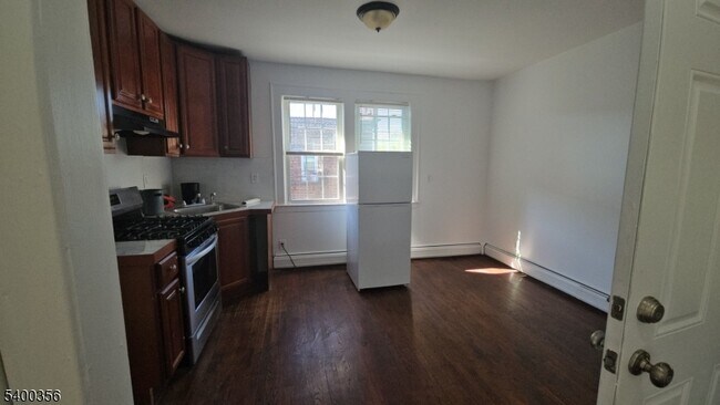 Building Photo - 264 Pomona Ave