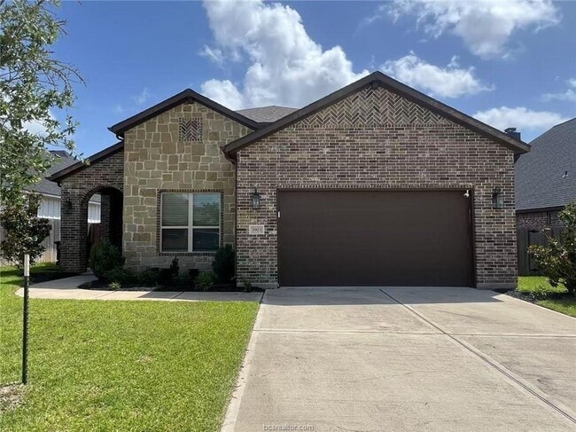 Primary Photo - 3903 Eskew Dr