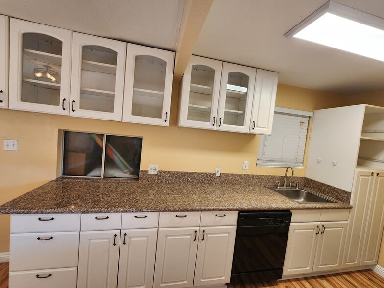 Building Photo - 5941 Whitnall Hwy