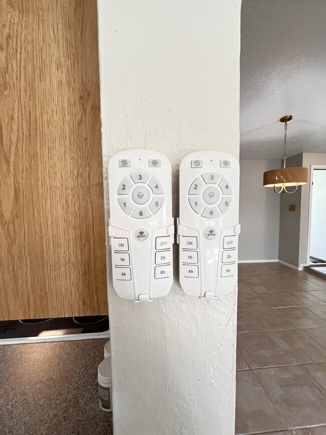 Building Photo - 16450 Hibiscus Ln