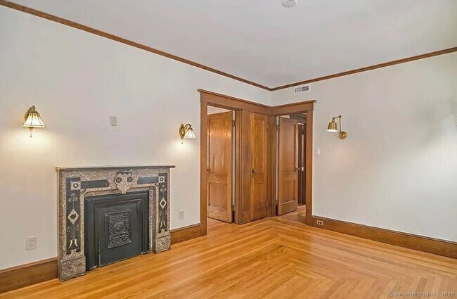 Building Photo - 52 Pendleton St