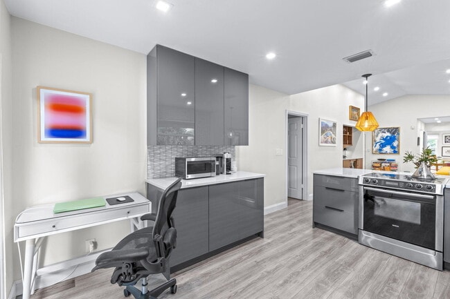 Building Photo - 2474 Bedford Mews Dr