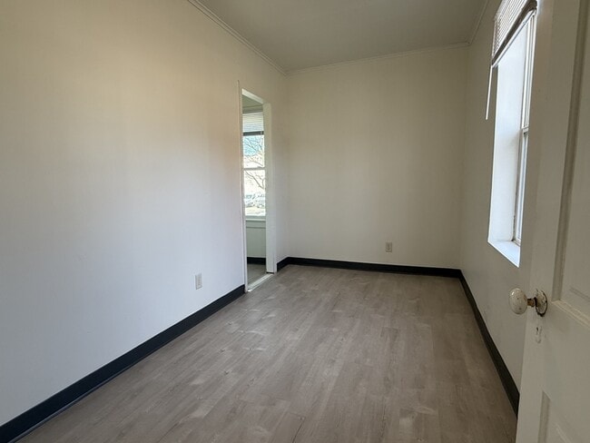 Building Photo - 1003 Ontario Ave