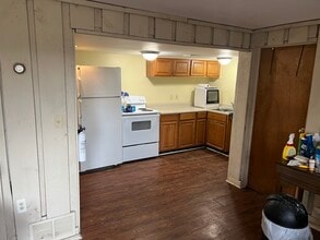 Building Photo - 137 Coddington Rd