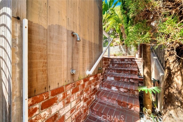 Building Photo - 3116 Breakers Dr
