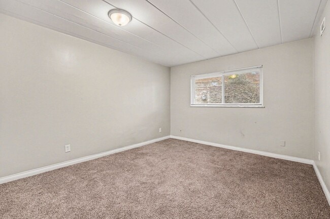 Building Photo - 3501 Section Rd