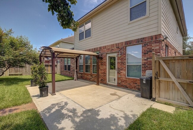 Building Photo - 20950 Field Manor Ln