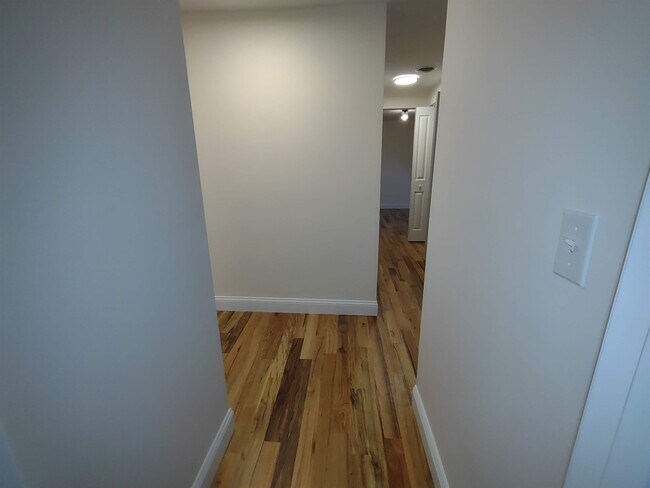 Building Photo - 394 Union Ave