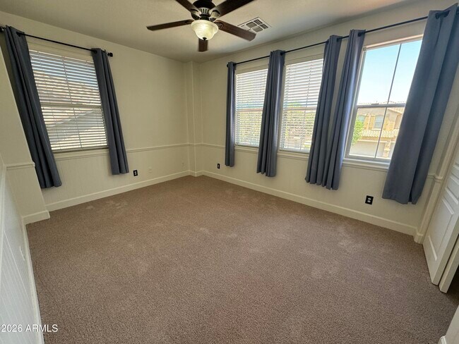 Building Photo - 1127 W Mesquite St