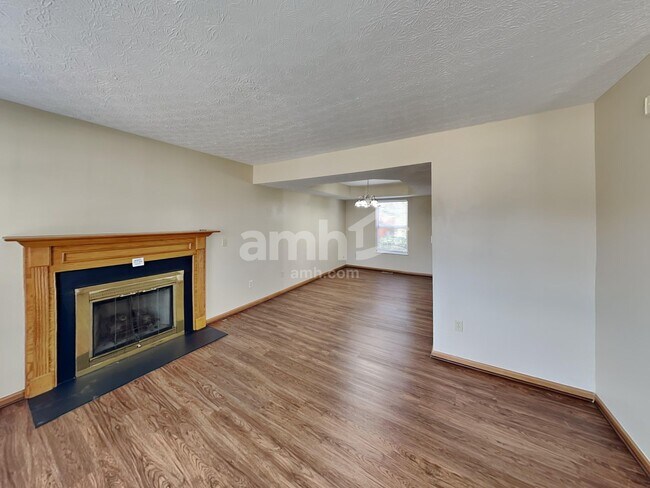 Building Photo - 115 Grove Run Rd