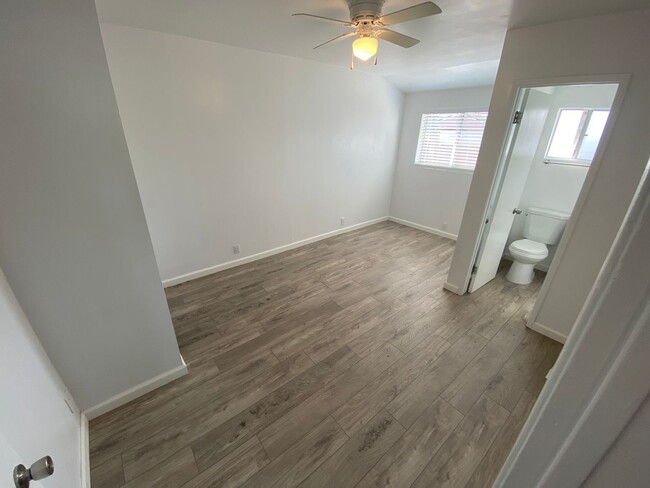 Building Photo - Charming 3-Bedroom Home in Paramount – Ful...