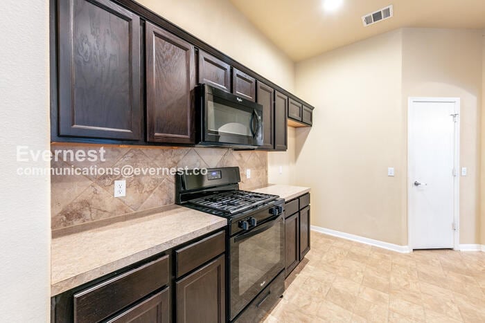 Building Photo - 120 Jim Dandy Dr