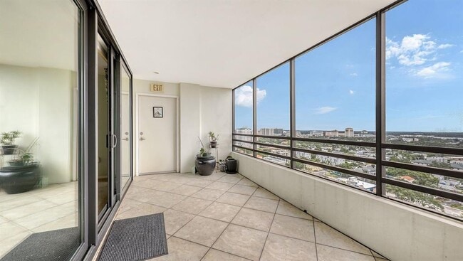 Building Photo - 770 S Palm Ave