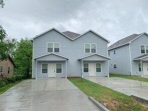 Building Photo - 9026 Everglade