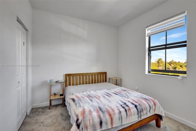 Building Photo - 20492 NW 4th Ave