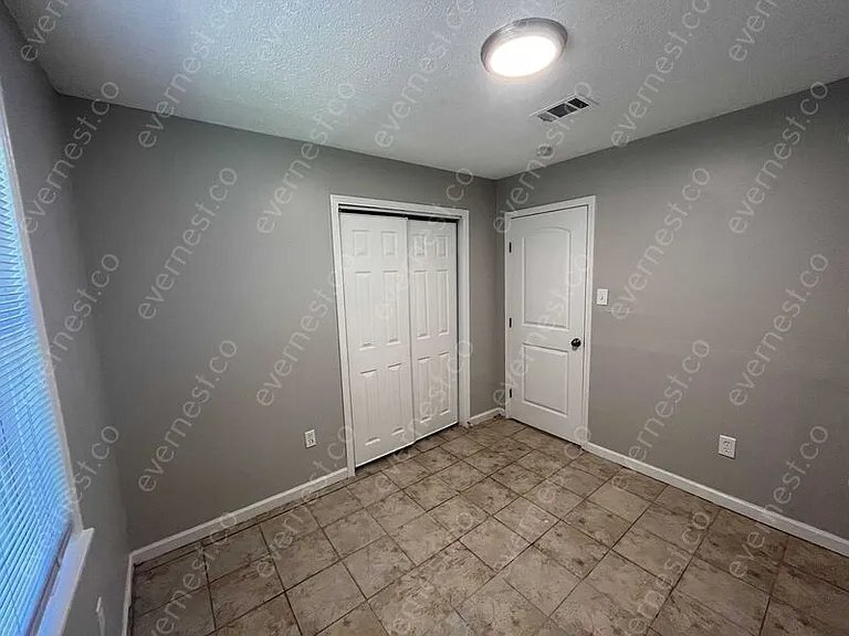 Building Photo - 3737 Bishop Ave