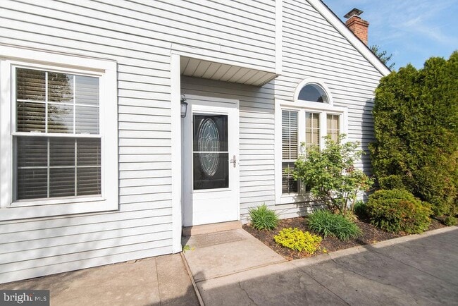 Building Photo - 239 Oakridge Dr