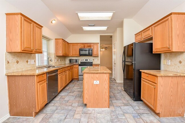 Building Photo - 12335 Shadowvista Dr