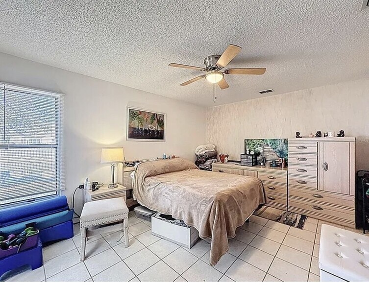 Building Photo - 7569 Heather Walk Dr