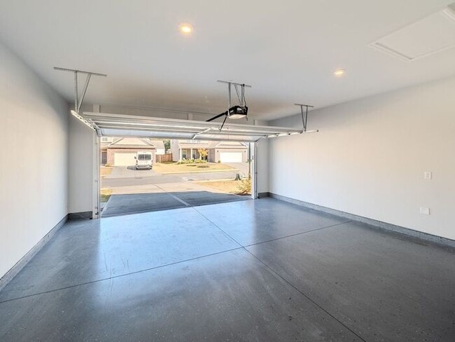 Building Photo - 1586 Maston Rd