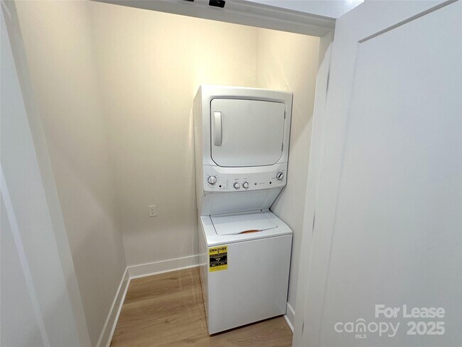 Building Photo - 1358 Briar Creek Rd