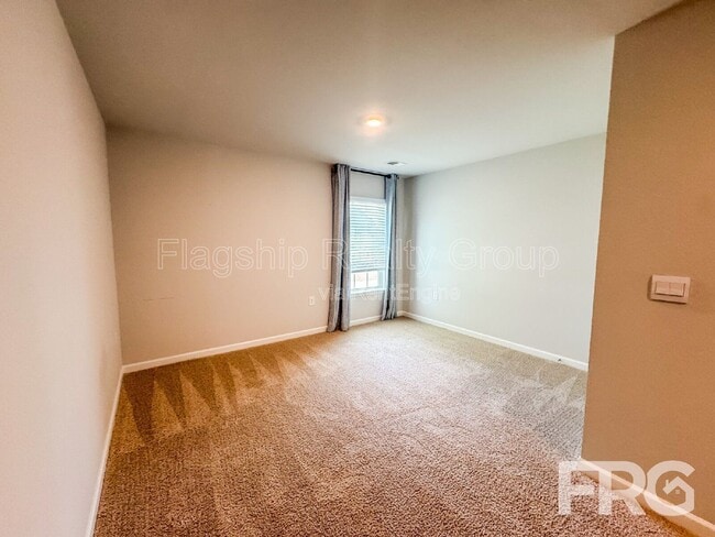 Building Photo - 1313 Riverstone Dr