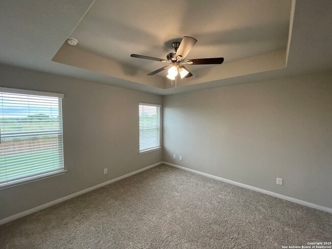 Building Photo - 405 Emma Dr