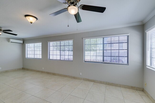Building Photo - Amazing 3-bdrm home in Green Valley!