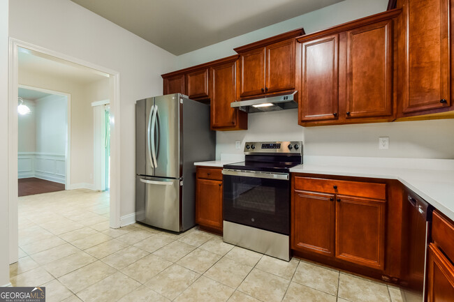 Building Photo - 111 Iverson Pl