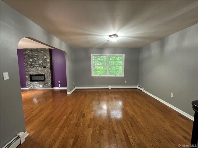 Building Photo - 22 Dogwood Dr
