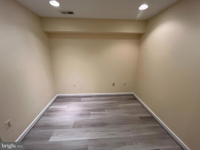 Building Photo - 16 Taber Ct