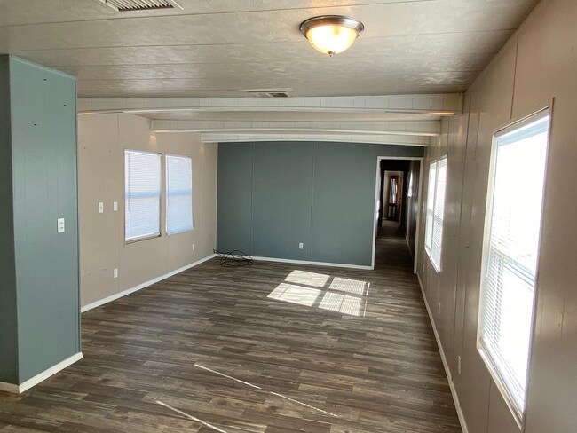 Building Photo - 6251 W Bilby Rd