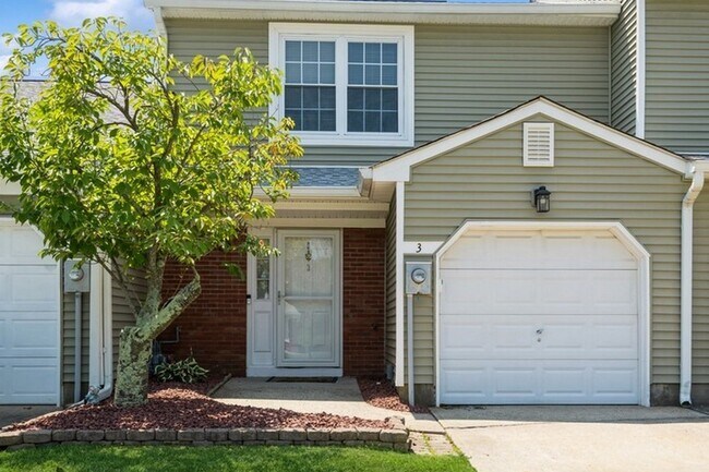 Primary Photo - 3 Birch Ln