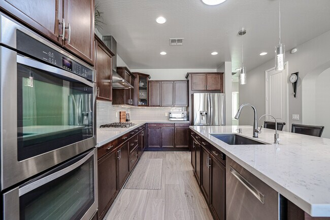 Building Photo - 15626 W Campbell Ave