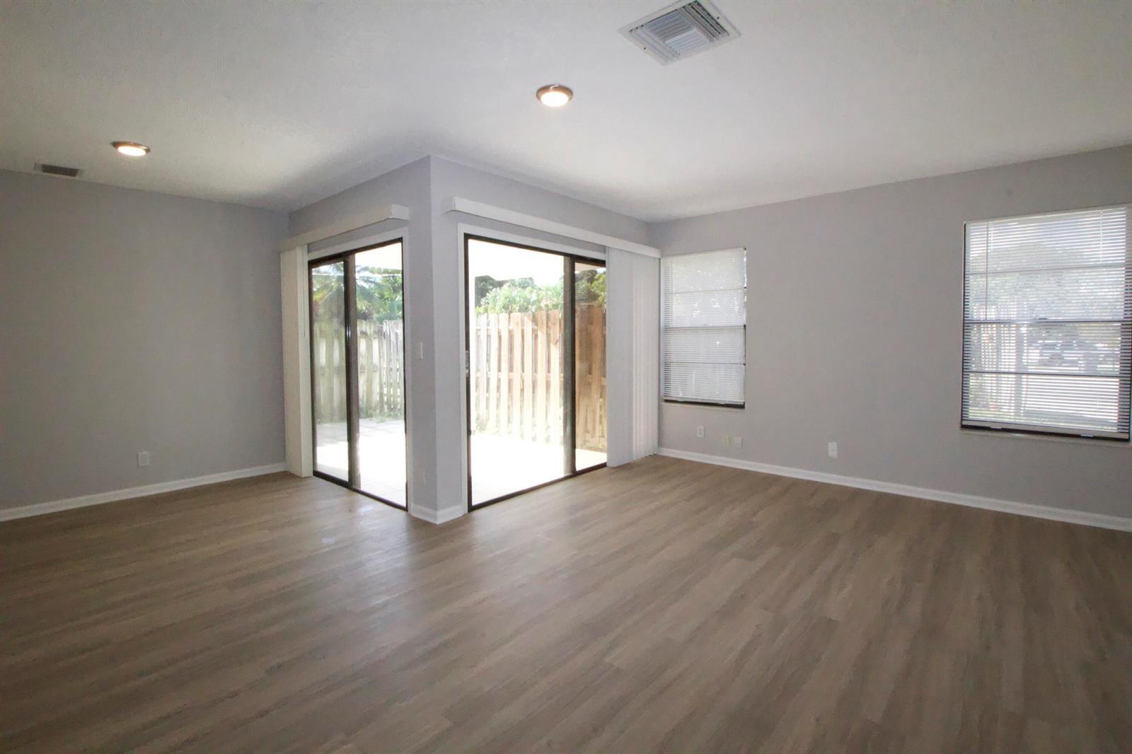 Building Photo - 9220 Roan Ln