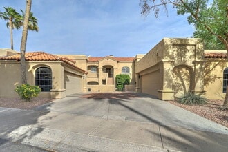 Building Photo - 6141 N 28th Pl