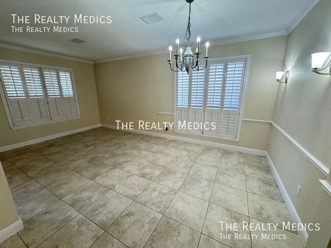 Building Photo - 2737 Scarborough Dr