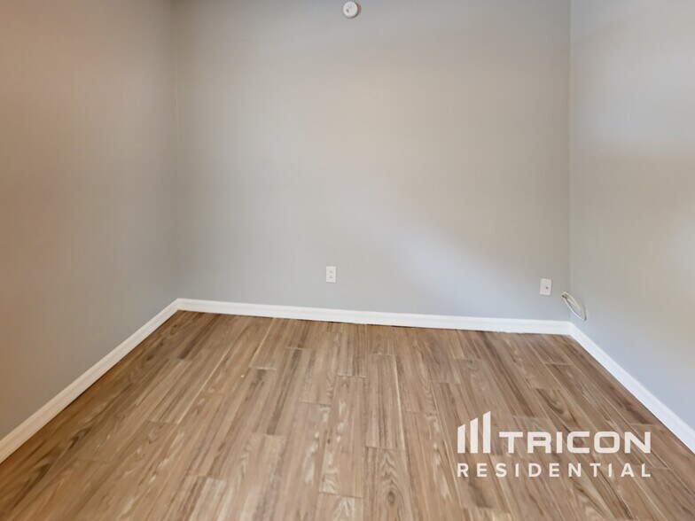 Building Photo - 1205 Tiger Wood Ct